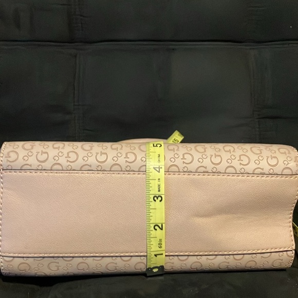 EUC Guess crossbody bag - Picture 15 of 15
